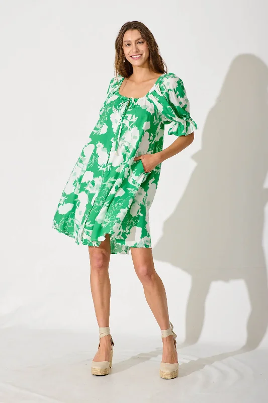 Deal of the Day Lucius Dress In Green With White Floral
